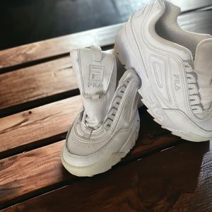 Fill distruptor ll brand white tennis shoe